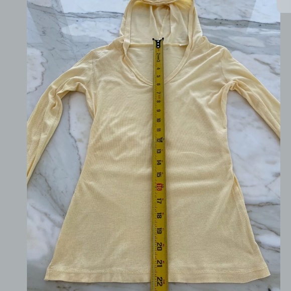 STEPHANIE B YELLOW LONG SLEEVE HOODIE SMALL NWOTS! - Picture 13 of 15